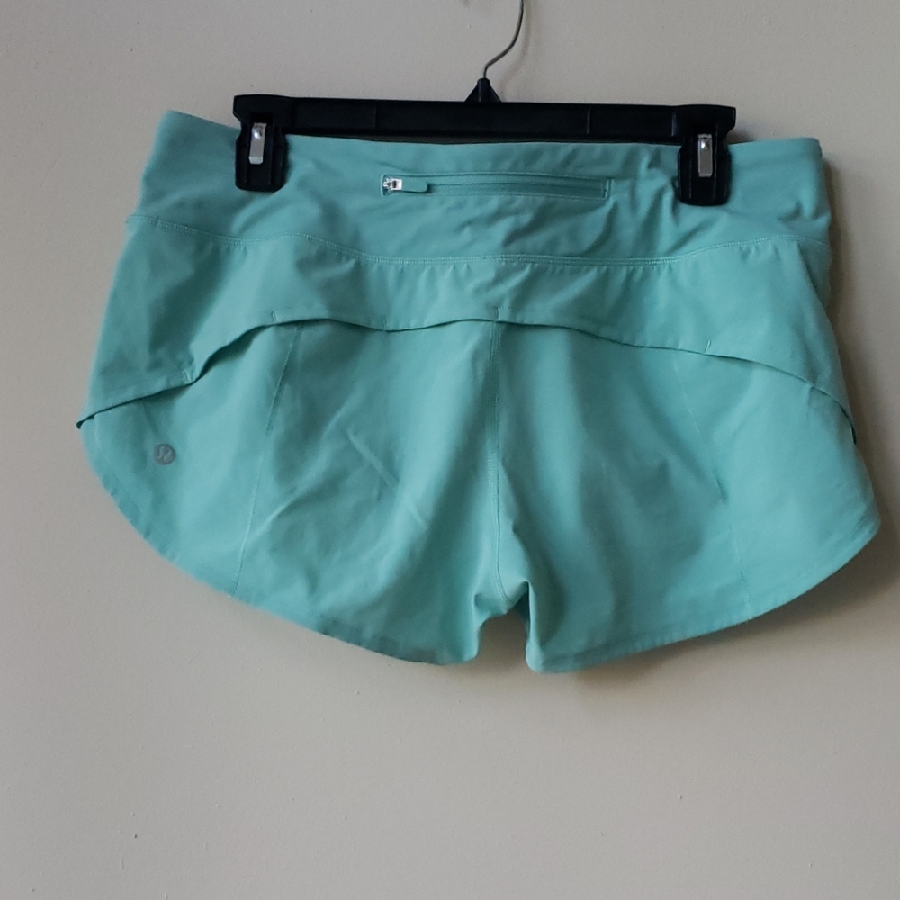 EUC Lululemon Shorts Seafoam 2.5"